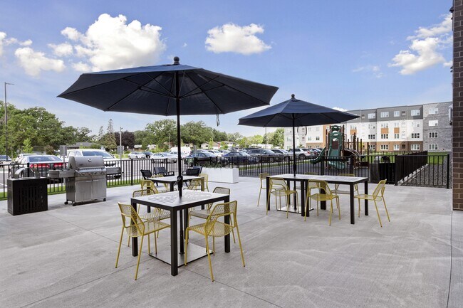Patio al aire libre - Callisto Commons