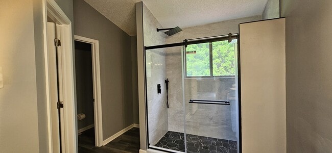 Foto del edificio - 7724 Schoolway Ct
