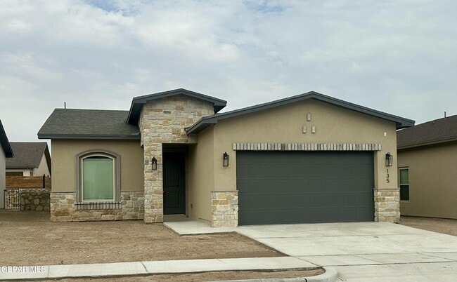 Building Photo - 135 Bonnie Trl
