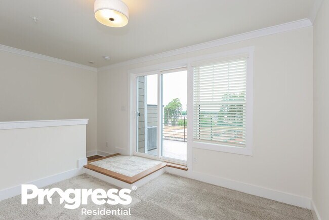 Building Photo - 334 Freeland Ln