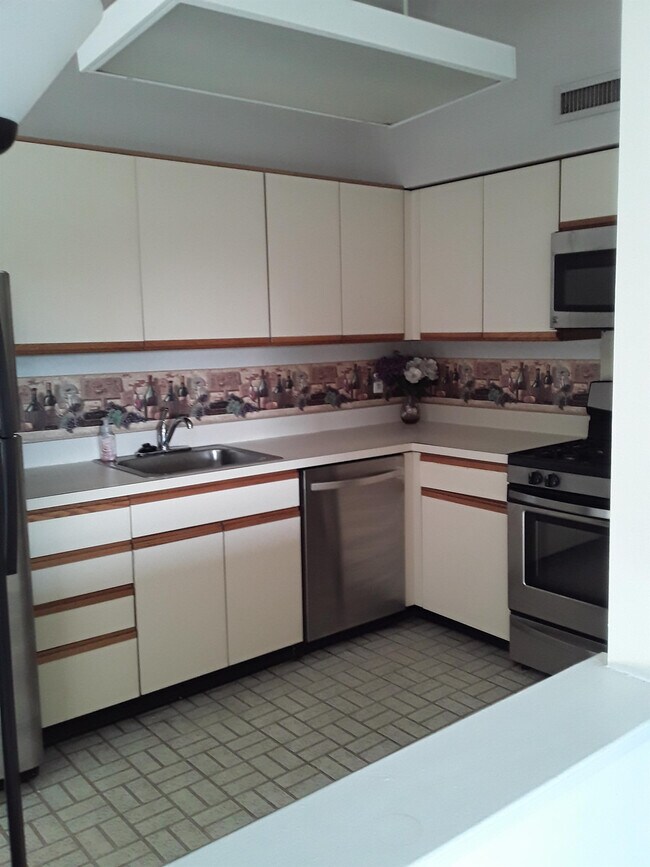 Building Photo - 58201 Delaire Landing Rd