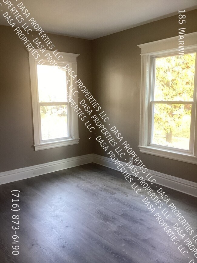 Foto del edificio - 185 Warwick - 5 Bed / 2 Bath