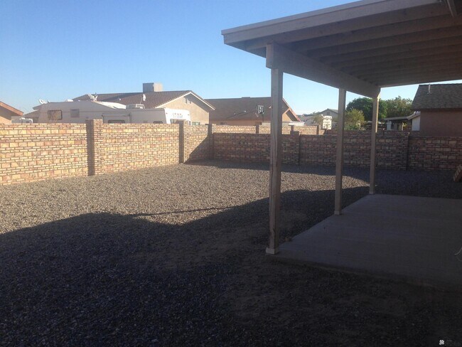 Foto del edificio - 10176 E 37th St