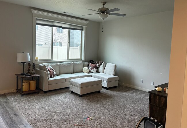 Building Photo - Meridian Spacious Retreat with Neighborhoo...