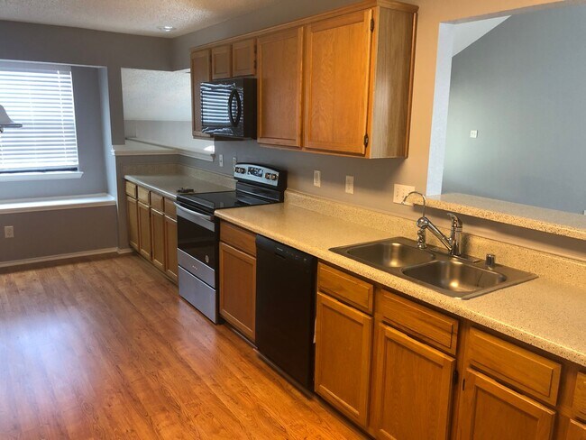 Building Photo - Amazing Location in Carrollton!!