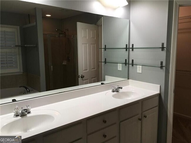 Building Photo - 500 Papillion Trace