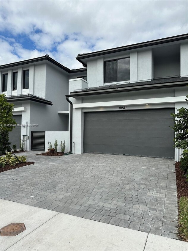 Foto principal - 8281 SW 121st Ter