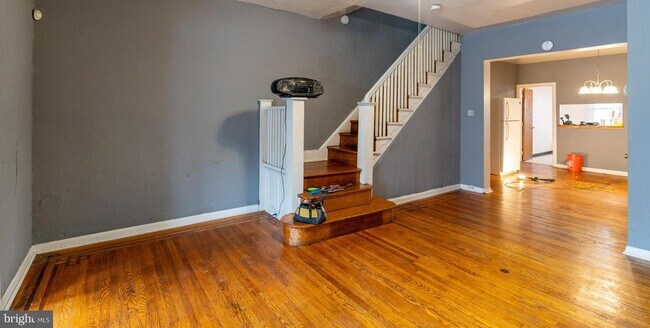 Foto del edificio - 5833 Warrington Ave