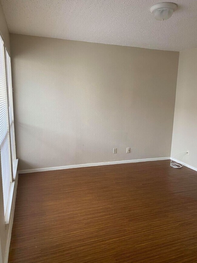 Building Photo - Sunchase 209 N/M