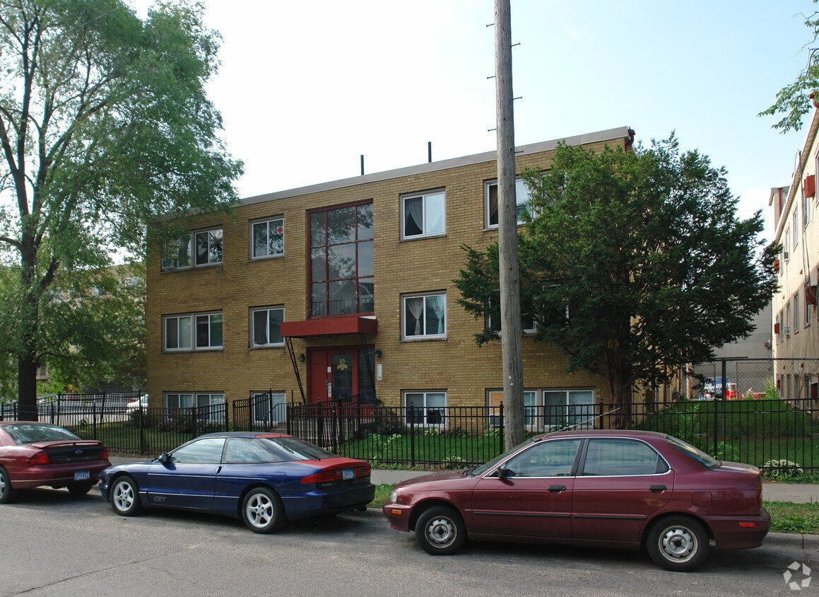Building Photo - 25 33rd St W