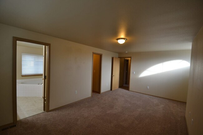 Foto del edificio - 9111 189th St E