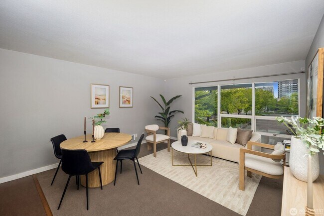 Building Photo - Bright Renovated 1 Bedroom Corner Condo in the Heart of Downtown Bellevue
