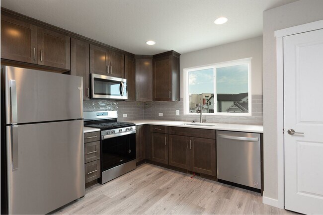 Foto del edificio - New House For Rent - Springs Ranch Colorado Springs