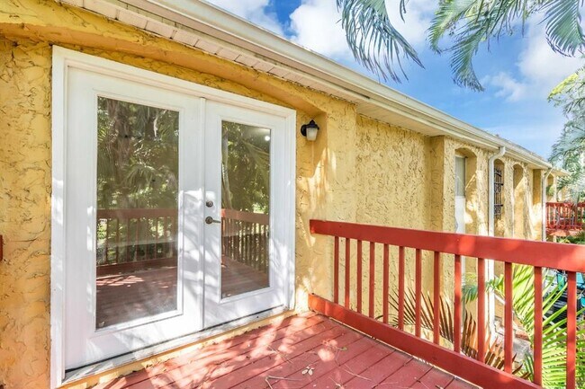 Building Photo - 1721 Parakeet Way