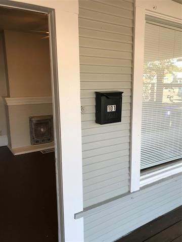 Foto del edificio - 1118 N Zang Blvd