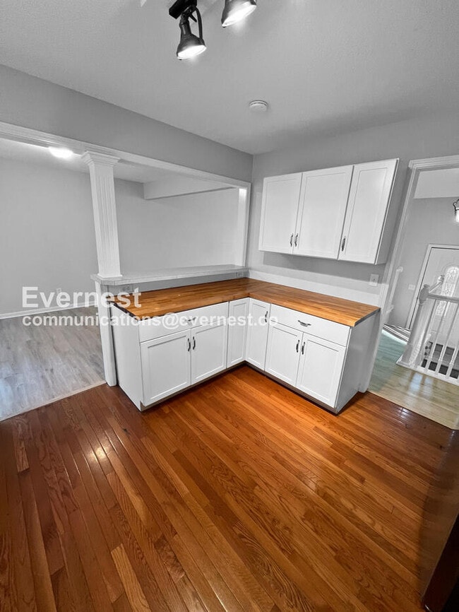 Building Photo - 13033 S Cardiff St