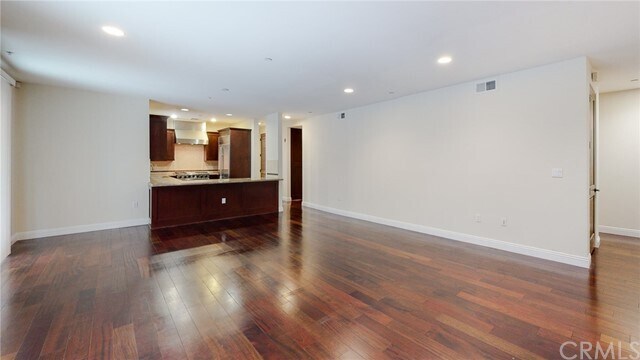 Building Photo - 2255 Fox Hills Dr