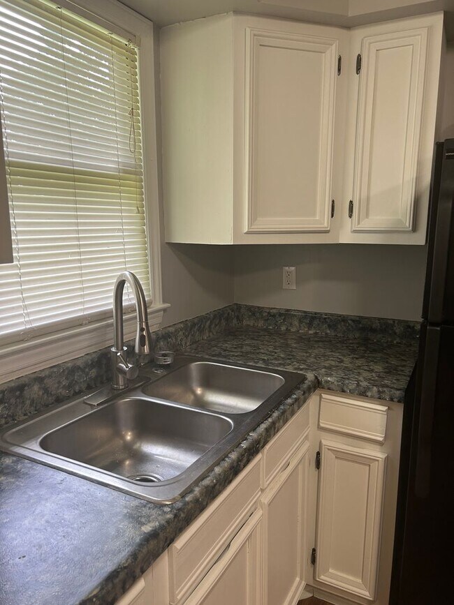 Foto del edificio - 330-332 Cedar St