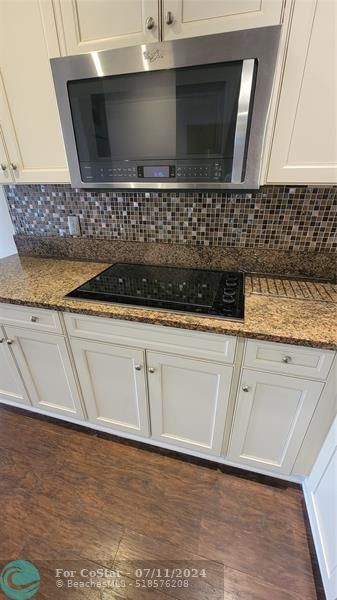 Building Photo - 3048 Sunrise Lakes Dr W