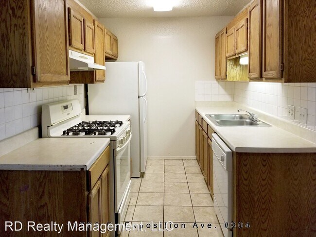 Foto del edificio - 2 br, 1 bath House - 10702 E Exposition Av...