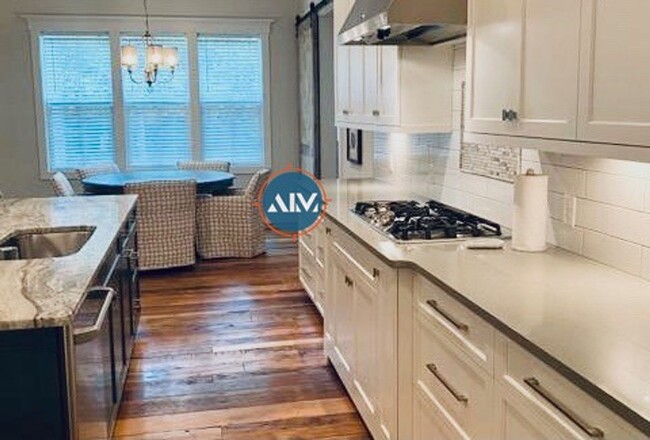 Building Photo - Like New, Gorgeous Hampton Hall 3 Bed, 2.5...