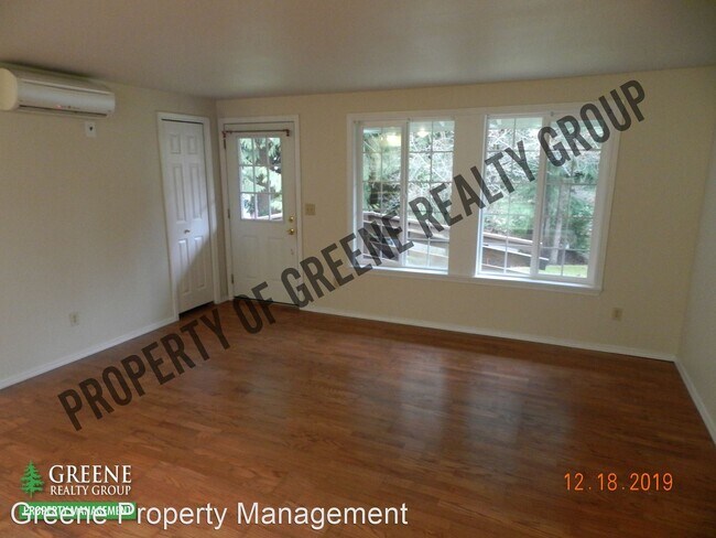Building Photo - 7945 Holiday Valley Ct NW