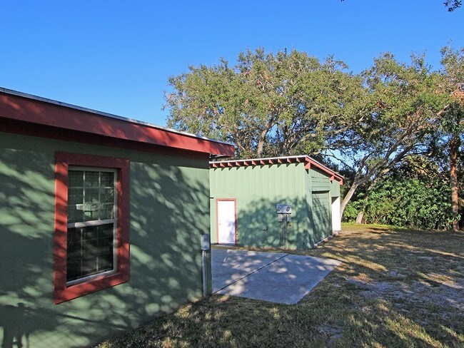Industrial/Storage Building - 4004 N Us Highway 1