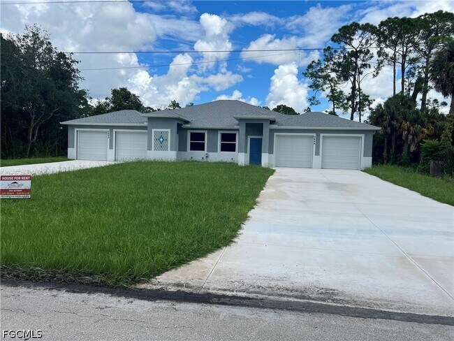 Building Photo - 3844-3846 Kitty Hawk Dr