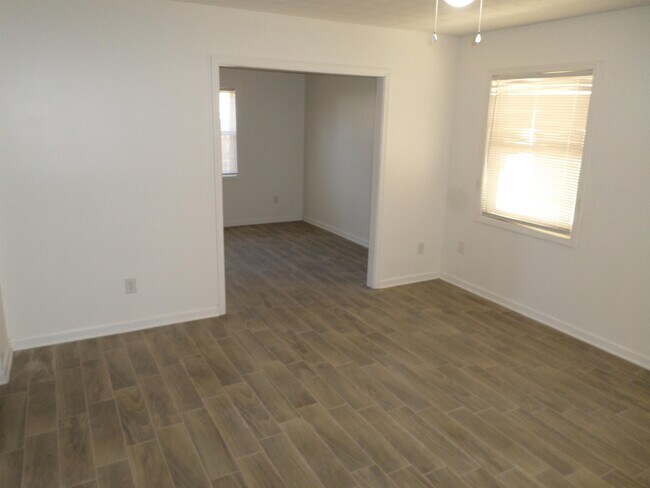 Building Photo - 3326 Sinclair St