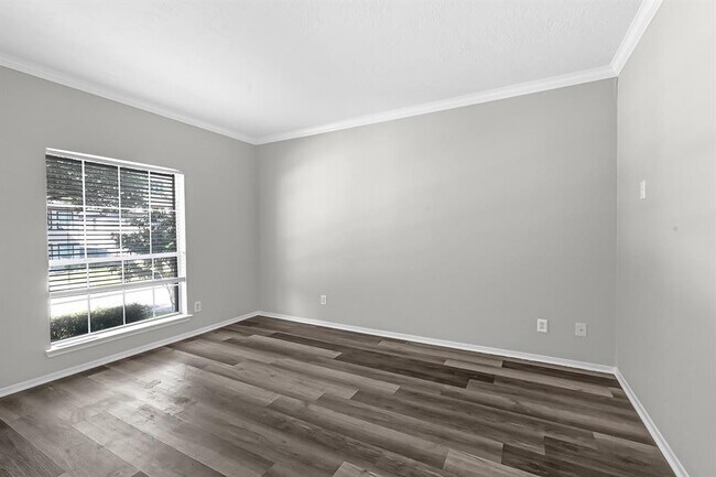 Foto del edificio - 8615 Cross Country Dr
