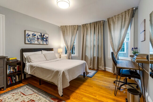 Building Photo - Cambridge Ivy Inn