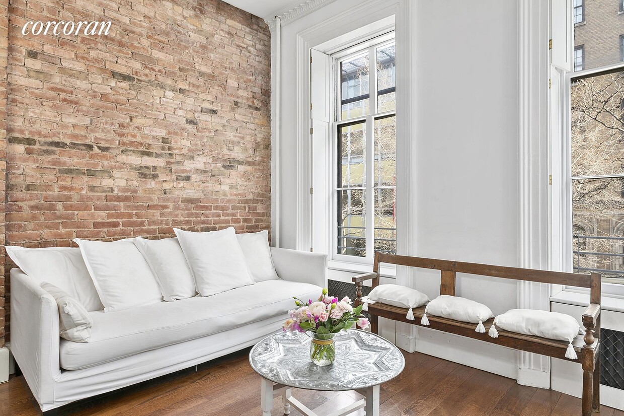 Primary Photo - 62 W 11th St