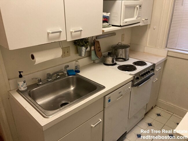 Apt 8 - 1673 Commonwealth Ave