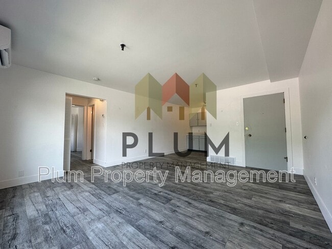 Building Photo - 1547 S Higgins Ave