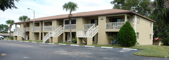 Building Photo - Oakmont Apartments