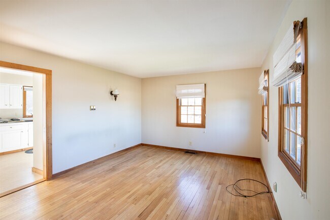 Foto del edificio - 396 Prindle Rd