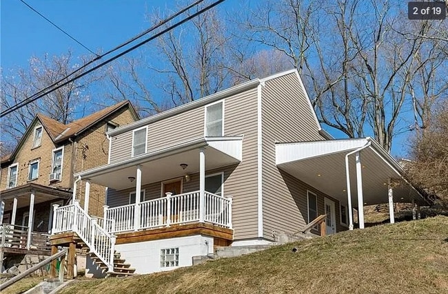 Building Photo - 635 Valley St