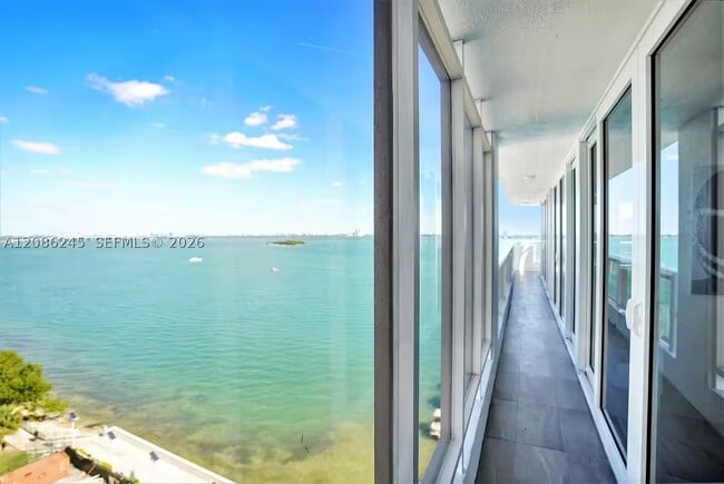 Building Photo - 1717 N Bayshore Dr