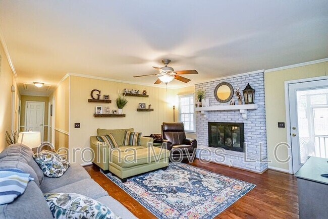 Foto del edificio - 4700 Coach Hill Dr