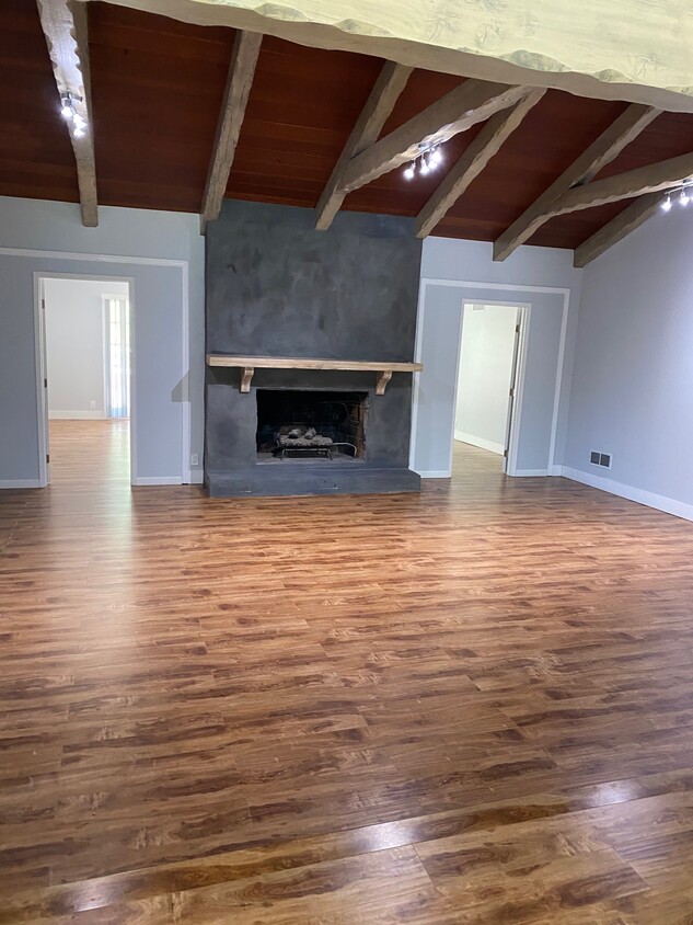 Primary Photo - 15488 Del Gado Dr