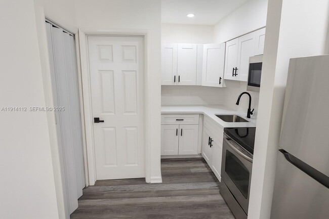 Foto del edificio - 417 NW 2nd Ave