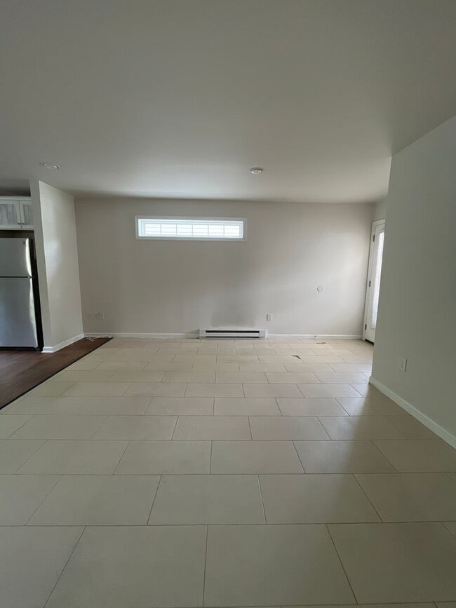 Building Photo - Stunning twin home located in West Bethlehem