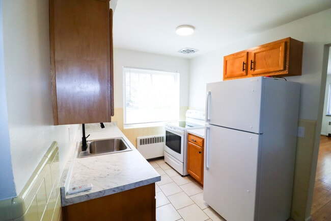 Building Photo - 5001 Madison Rd