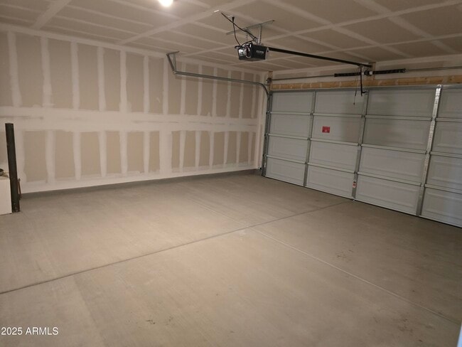 Foto del edificio - 729 Dylan Ct