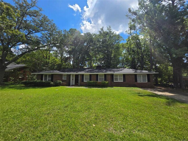 Foto del edificio - 2663 Ashlawn Dr