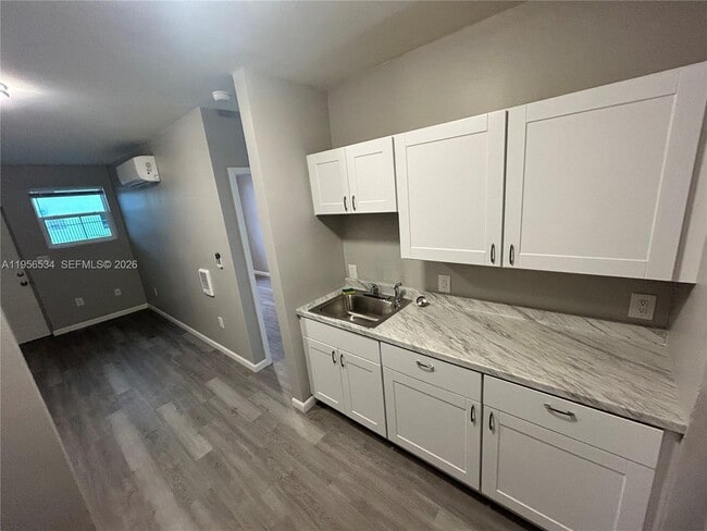 Foto del edificio - 1740 NW 1st Pl