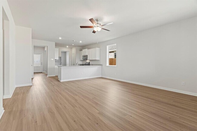 Foto del edificio - 1027 Rosewood Trl