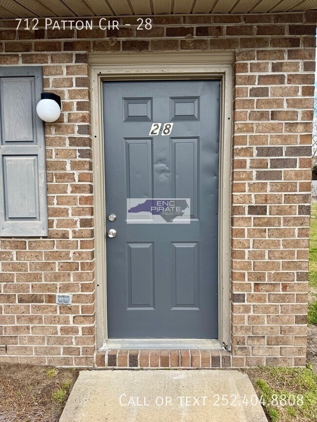 Foto del edificio - 712 Patton Cir