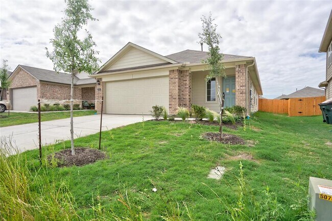 Foto del edificio - 121 Roanwood Dr