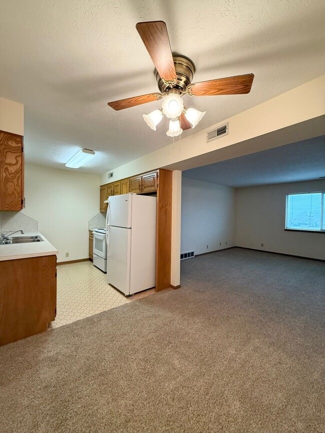 Building Photo - 2675 N 93rd St